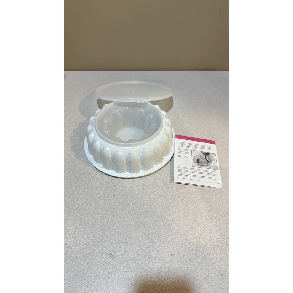 Vintage Tupperware 3 Piece Fluted Ring Jello Mold  Green Speckle 1.4L